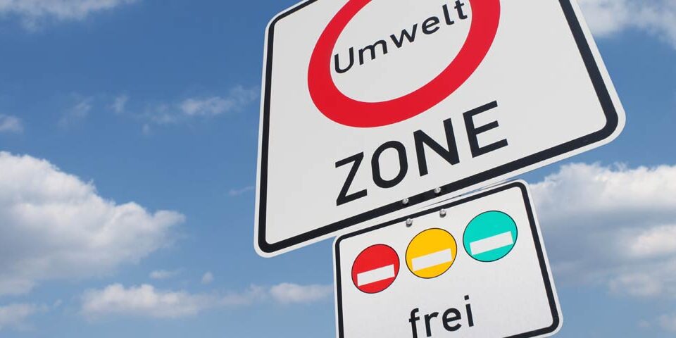 Auswirkungen der Umweltplakette auf die Luftqualität in Städten