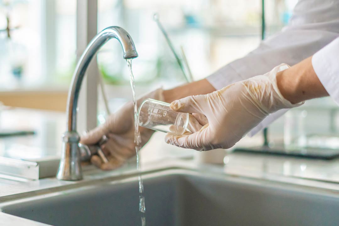 Qualität des Trinkwassers testen lassen